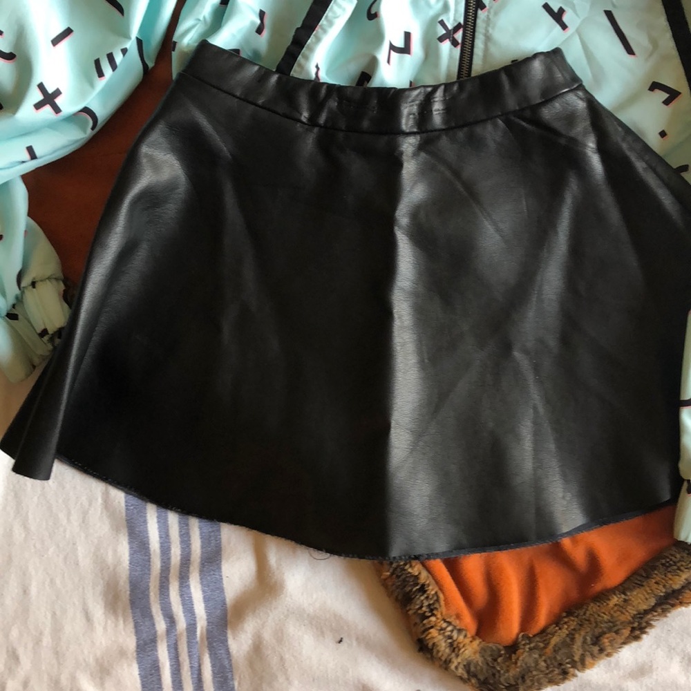 Outfit - Picture 2 of 4